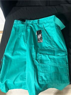 Men's Teal Cargo Shorts with Utility Pockets-old skool with tags-size 36-#627